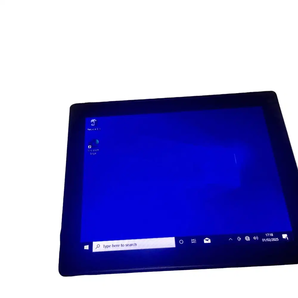 PC TOUCH SCREEN MERK WEARNES ALL IN ONE