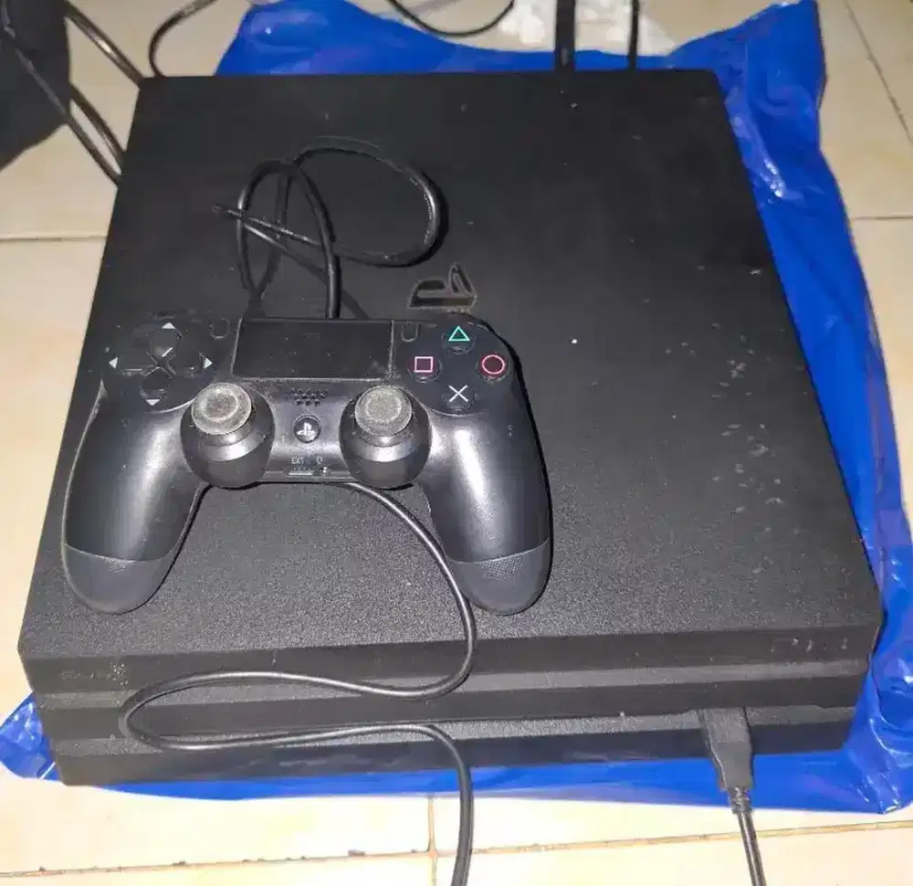 PS 4 PRO 1 TB FW 13.5
