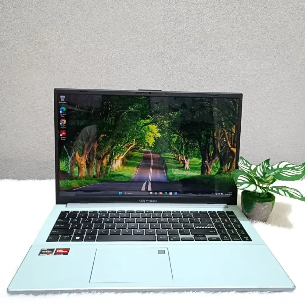 LAPTOP ASUS VIVOBOOK GO 15 E1504FA AMD RYZEN 3 7320U SSD512 LAYAR OLED