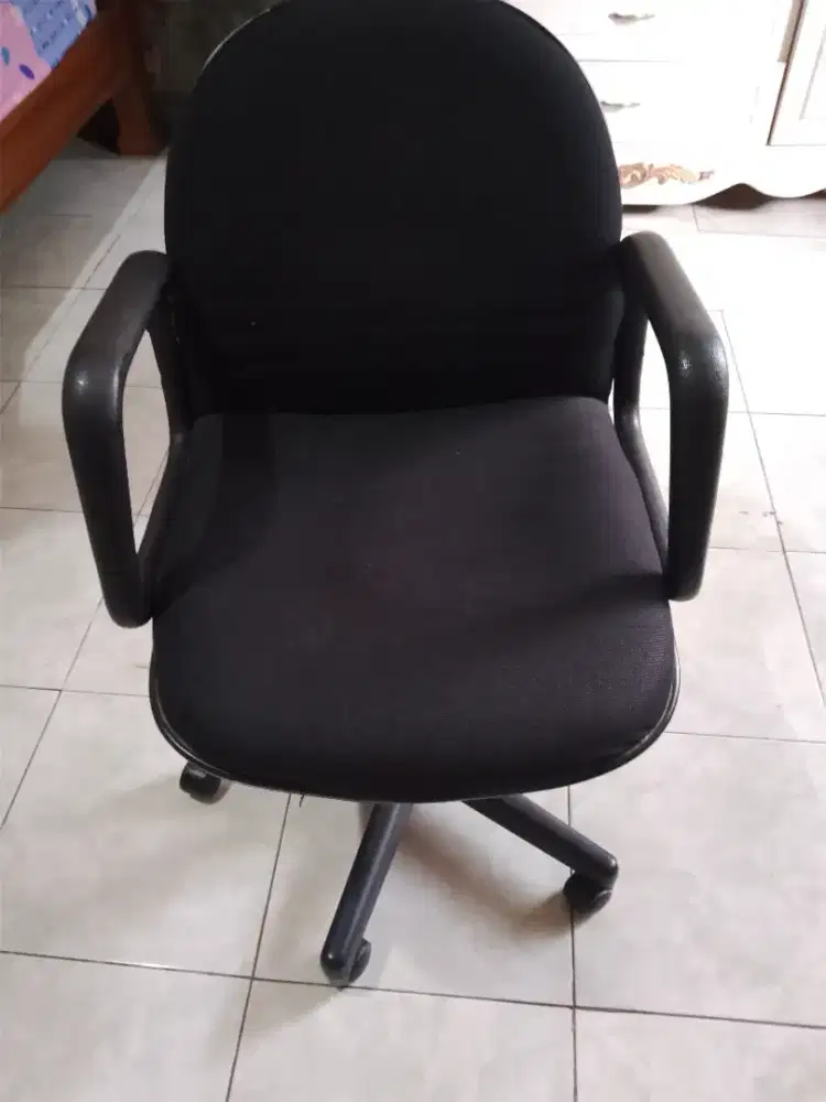 JUAL KURSI KANTOR BEKAS