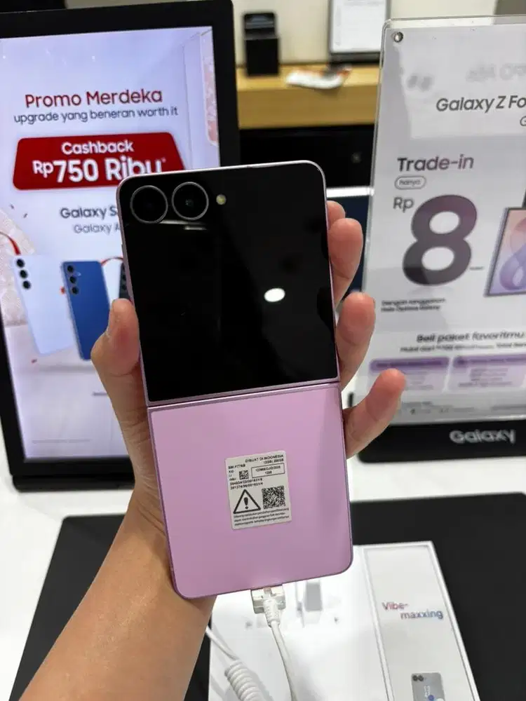 PRE ORDER SAMSUNG GALAXY ZFLIP 8 FREE UPGRADE MEMORY BELI 256 DPT 512