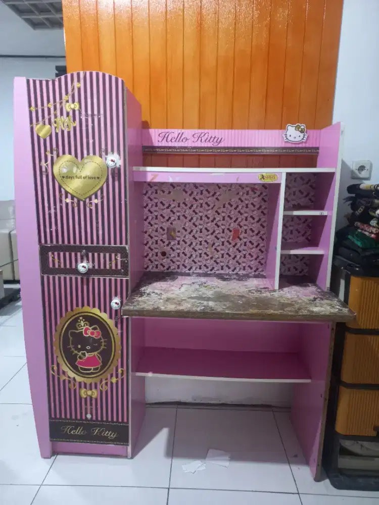 Dijual murah  meja belajar hello kitty
