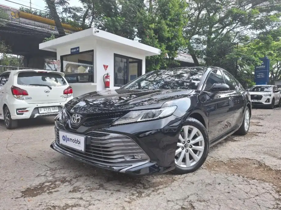 DP MURAH Toyota Camry 2.5 V Bensin-AT 2019 Hitam CBAIB