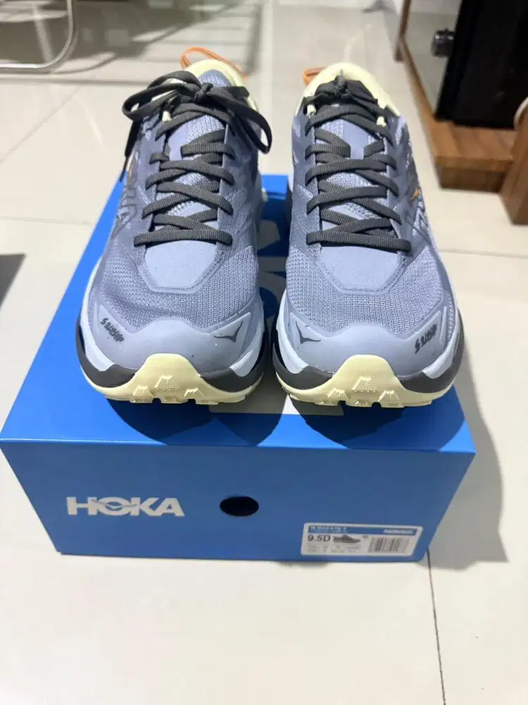 NEW Sepatu lari trail run hiking hoka mafate 5 us9,5 / eur43,3. BARU