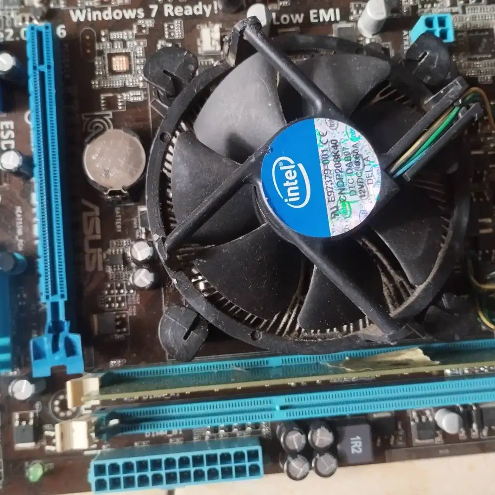 Set mainboard asus, proc core i3 dan memory ok joss