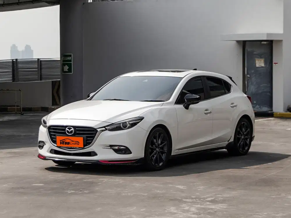 Mazda 3 Hatchback HB Matic 2018 putih genap