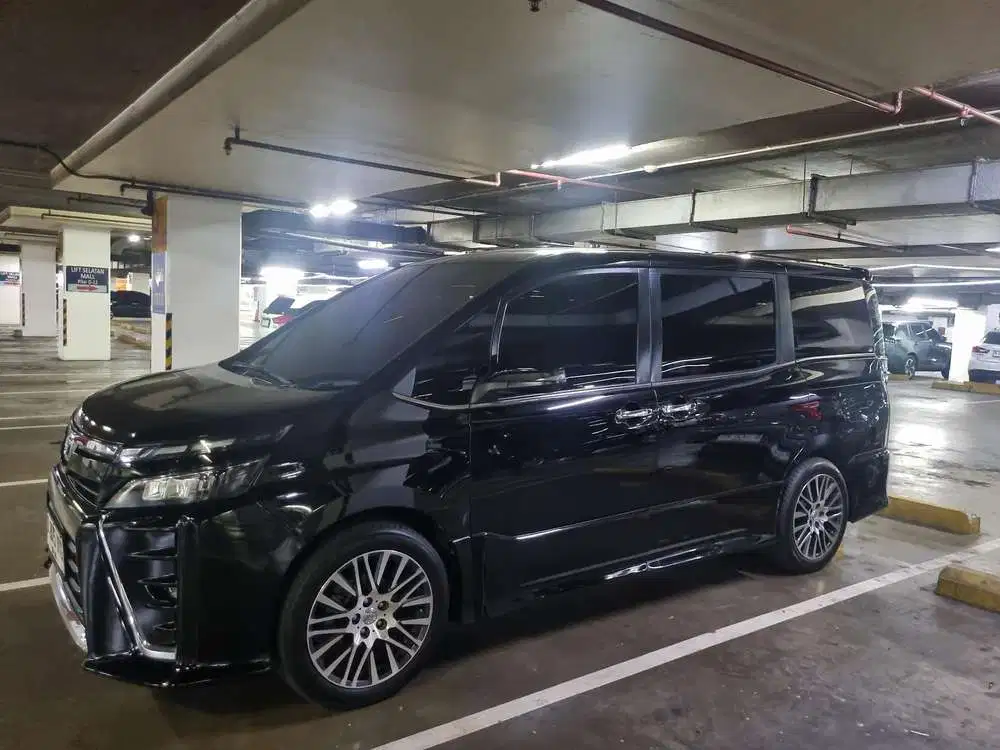Toyota Voxy 2018 Bensin