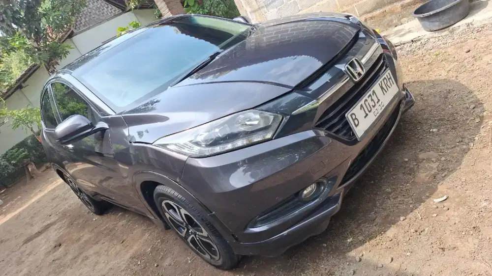Dijual : HRV prestige sunroof 2015