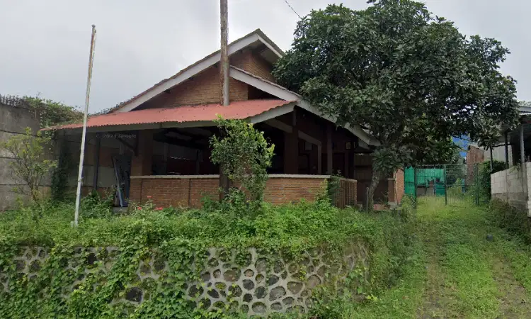 Dijual Rumah 3 Bangunan, Tanah Luas, Cocok untuk Usaha