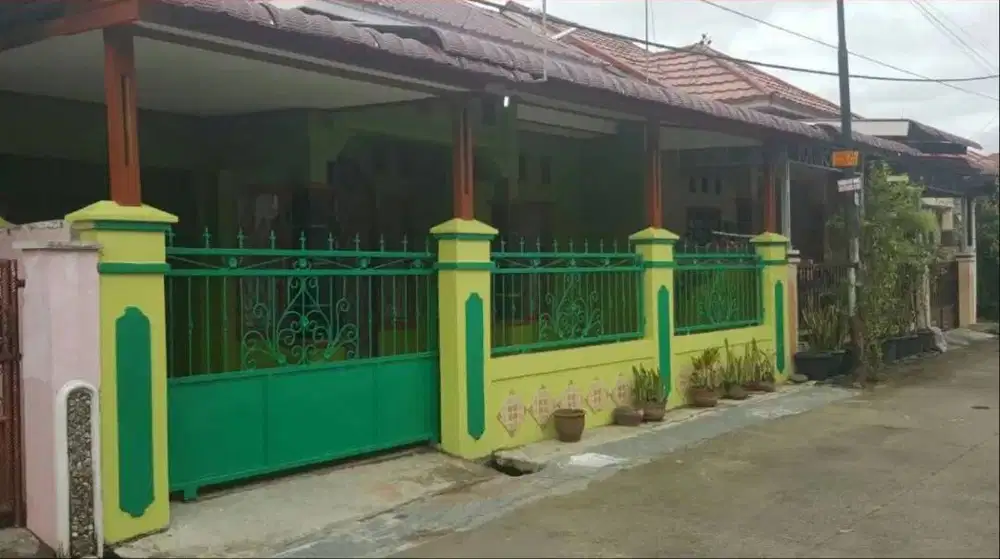Dikontrakkan Rumah Beserta Isinya komplit, cocok untuk yang bekerja.