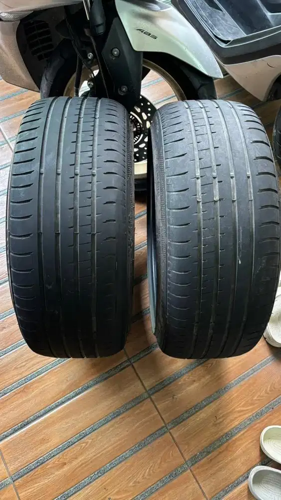 Ban Accelera phi R copotan 205/45 R17