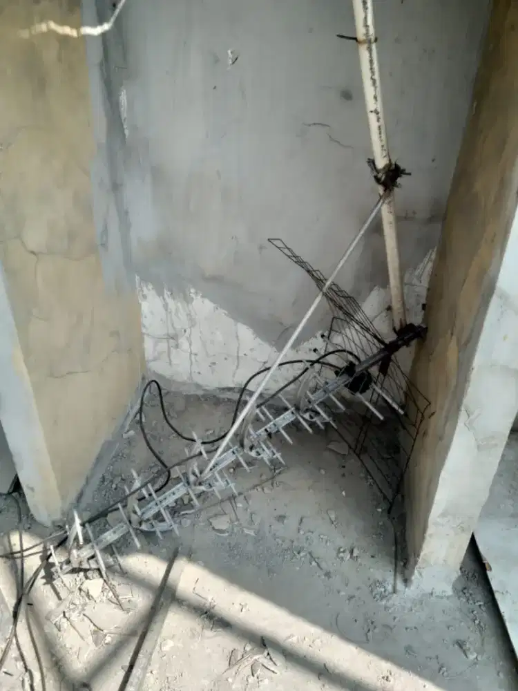 ANTENA LUAR DIGITAL MERK PF HDU19 BEKAS