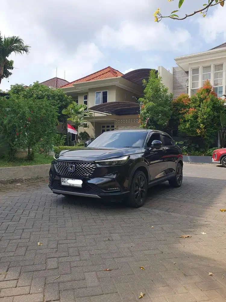 HRV/HR-V 2023 SE Matic cvt km 36rb warna hitam plat AG istimewa