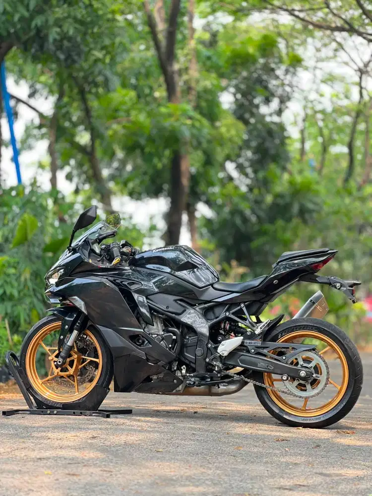 KAWASAKI ZX25R TFT BLACK 2024 KM 6K PAJAK HIDUP SUPER MULUS