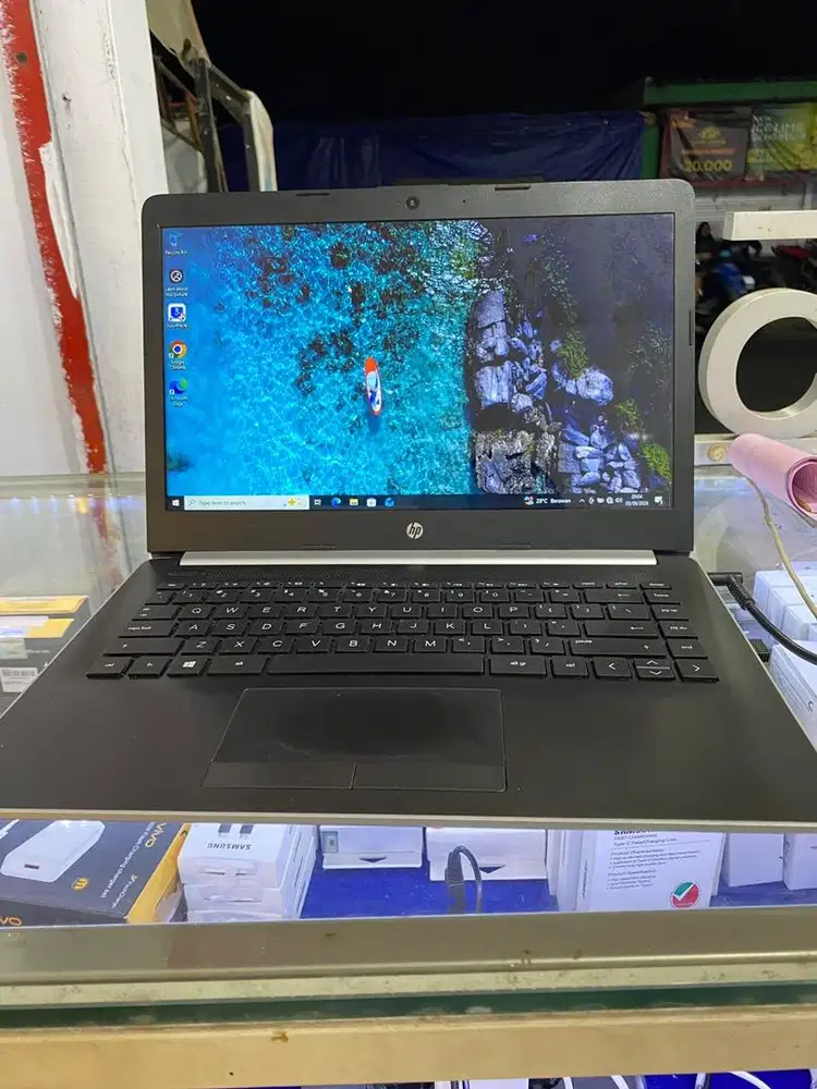 Laptop merk HP second kondisi bagus