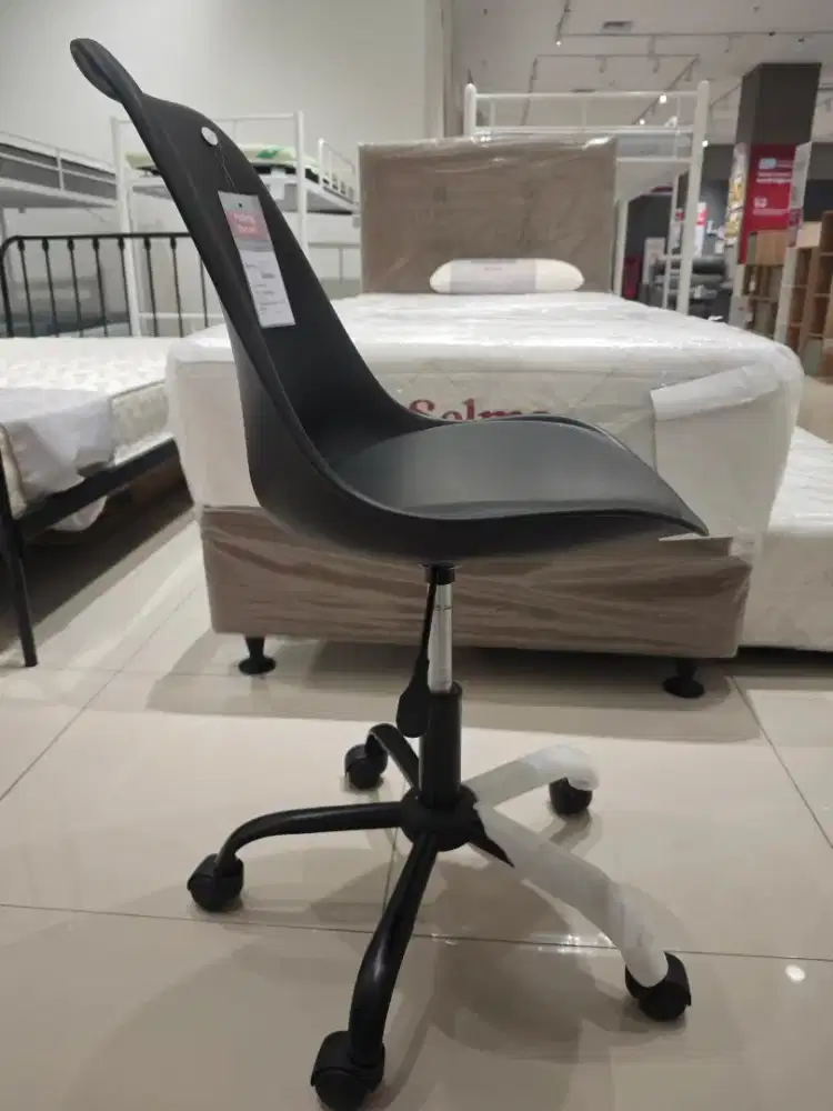 KURSI KANTOR HITAM MURAH
