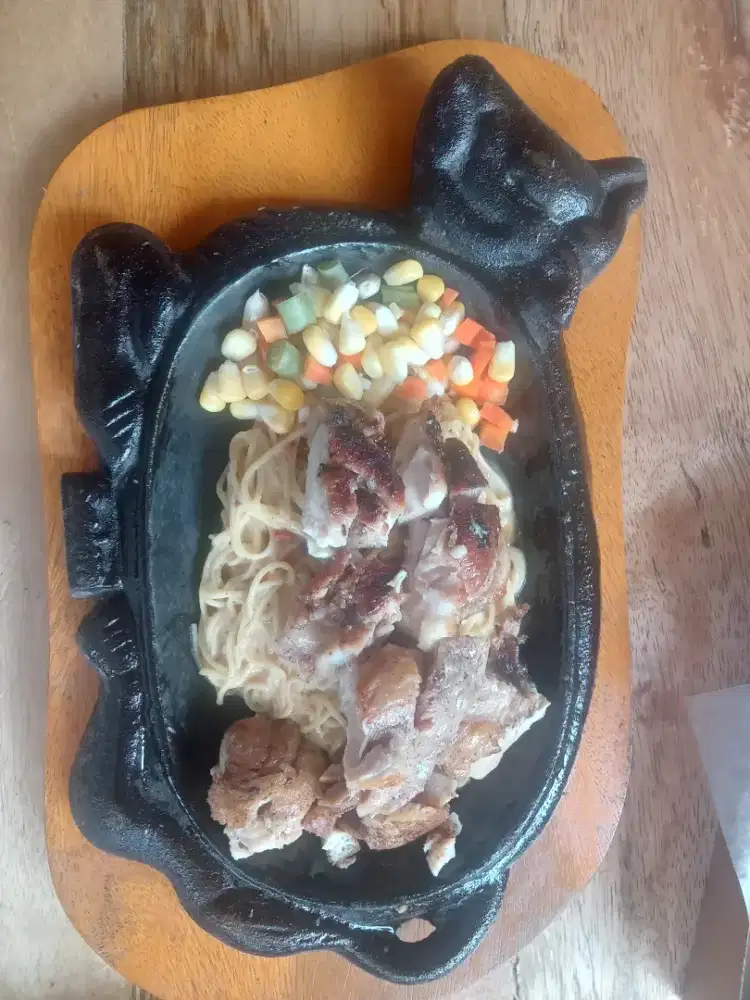 Dicari karyawan untuk berdagang fried chicken