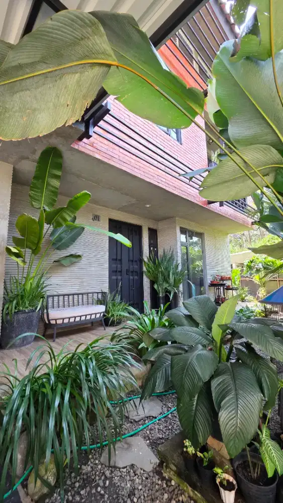 Dijual rumah dengan konsep open space dan industrial