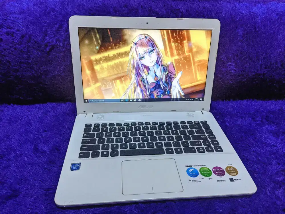 Laptop Asus ram 4gb putih mulus