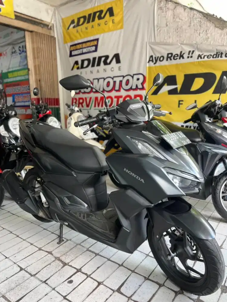 HONDA VARIO 160 2022 SAS MOTOR JL. BARATAJAYA 19 NO 5