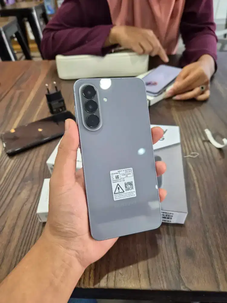 SAMSUNG GALAXY A57