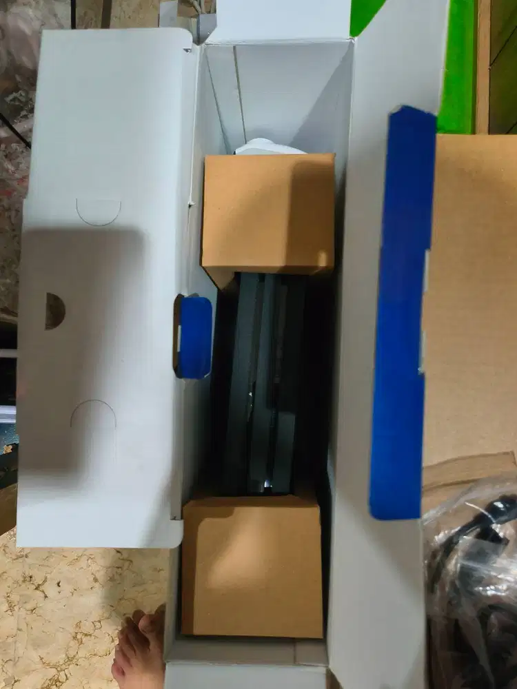 PS 4 Slim Pro 72XXX + 1 Stick OFW