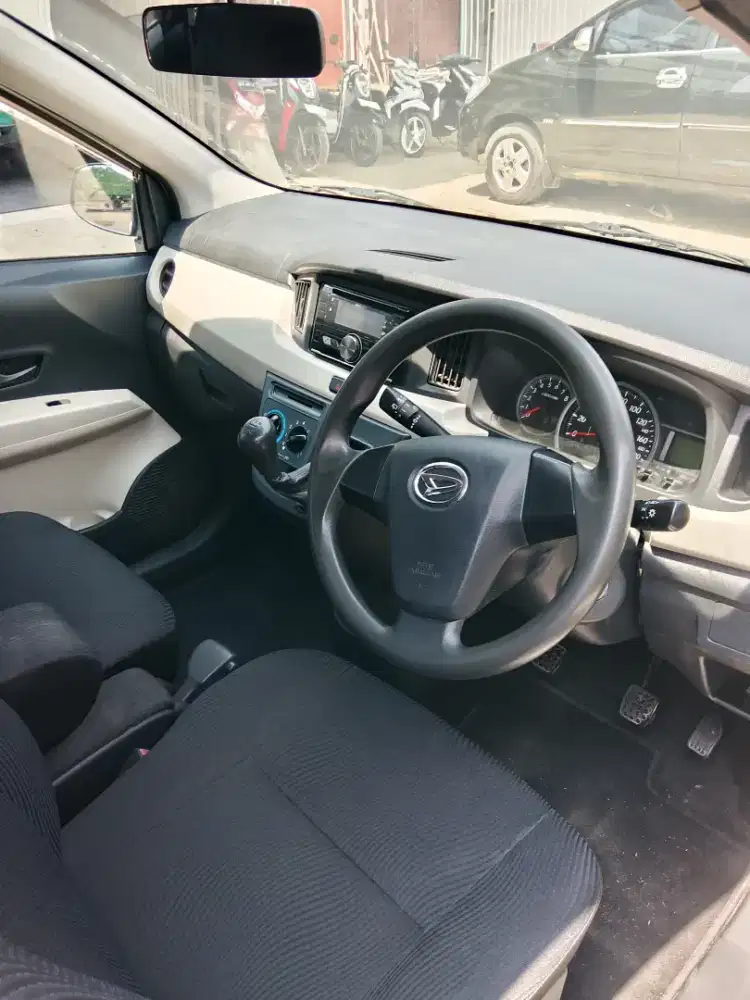 Daihatsu Sigra X 1200 Cc