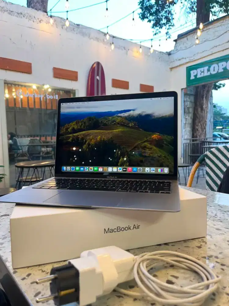 Macbook Air M1 2020 iBox Mulus Fullset