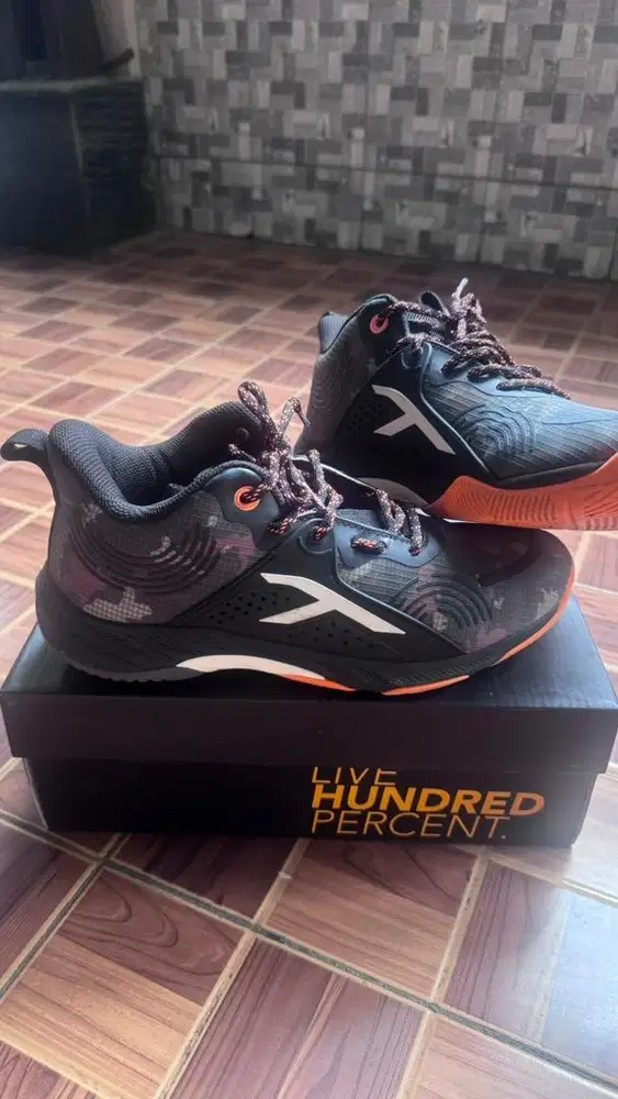 Sepatu Hundred apix badminton voli indoor