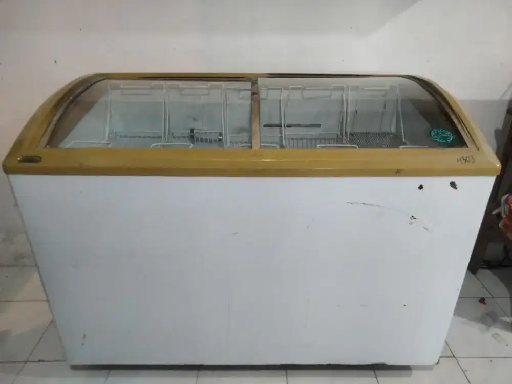 Frezeer ukuran 250 Liter