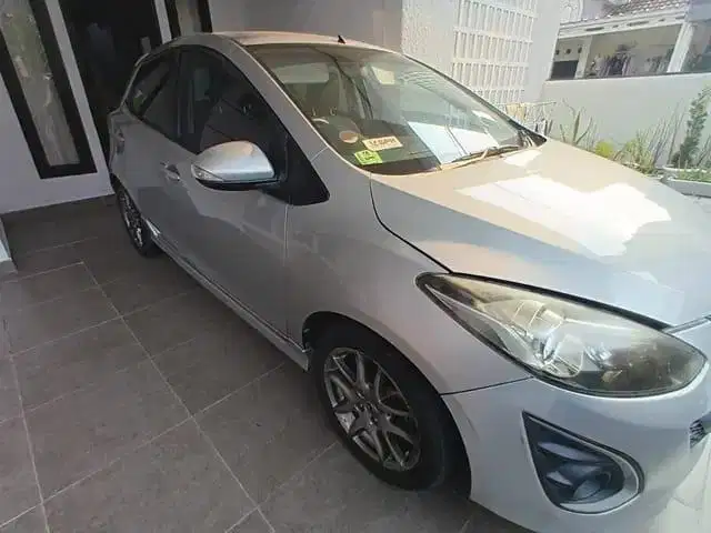 MAZDA 2 R AUTOMATIC 2012