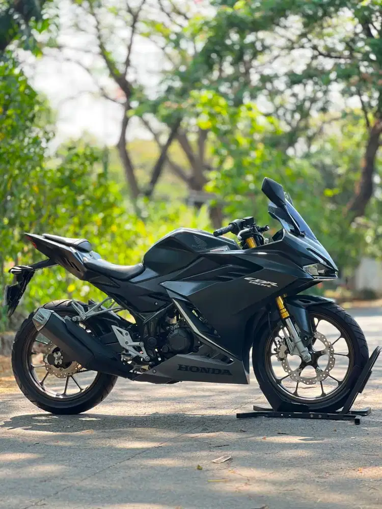 HONDA NEW CBR150R 2024 HITAM SILVER KM 6K PAJAK HIDUP RASA BARU