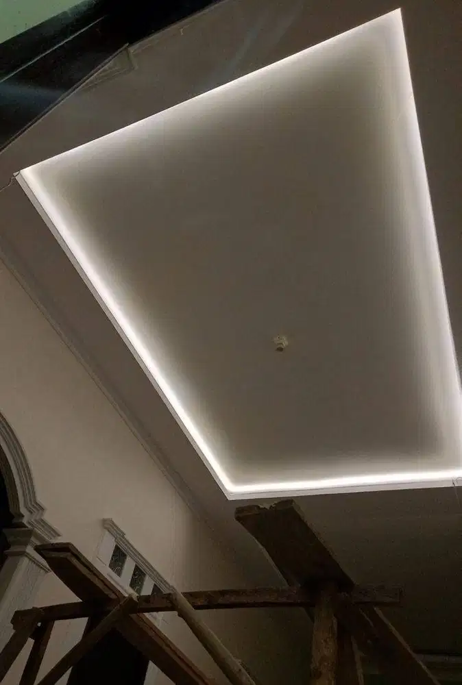 Sekat Plafon Partisi PVC GRC Gypsum Jasa Tukang Pasang Wall Moulding