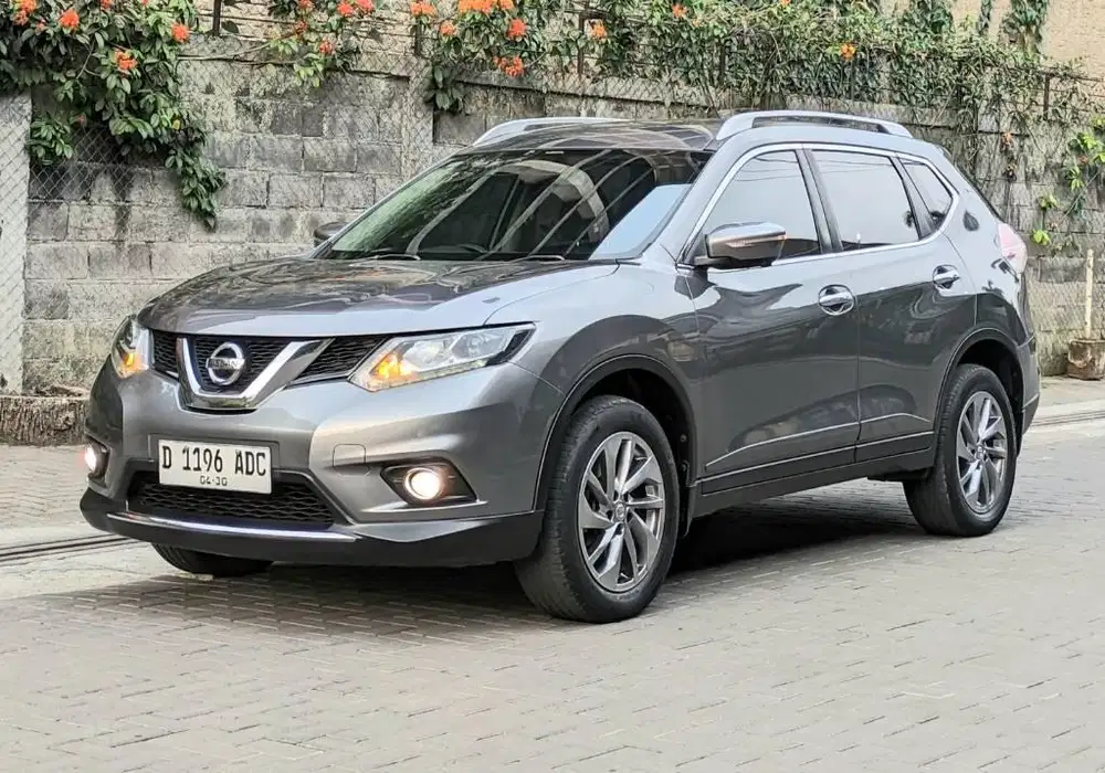XTRAIL NEW 2.5 AT 2015 LowKM 75rb RECORD NISSAN BANDUNG 1 TANGAN