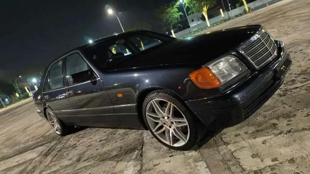 Mercedes-Benz W140 S320