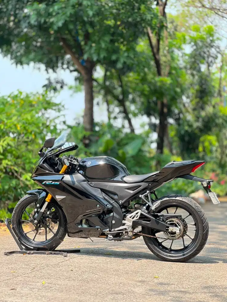 YAMAHA YZF R15 V4 HITAM 2022 KM RENDAH PAJAK HIDUP SIAP TOURING