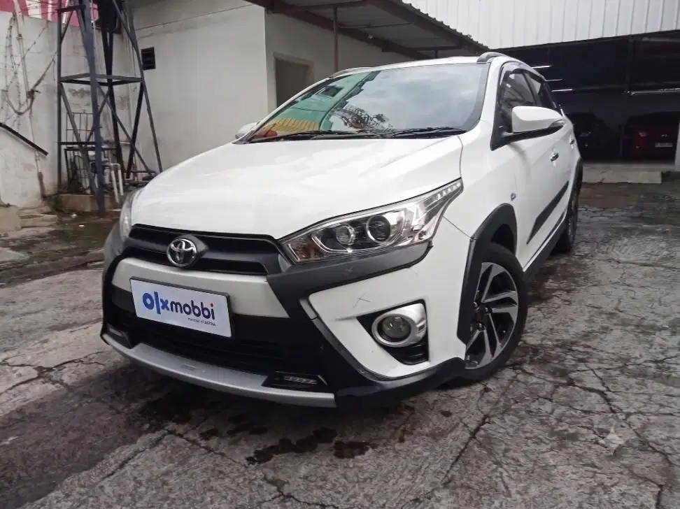 LOW DP Toyota Yaris 1.5 TRD Sportivo Heykers Bensin-AT 2017 AGD