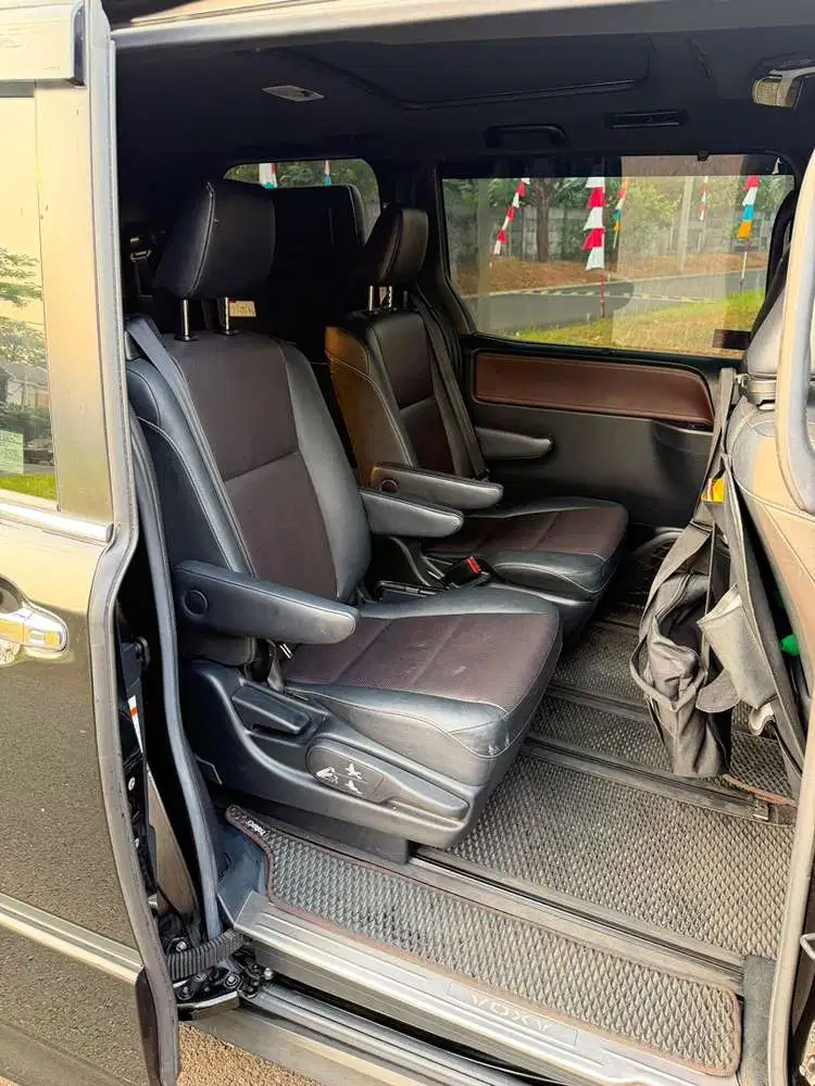 Toyota Voxy 2017 Bensin