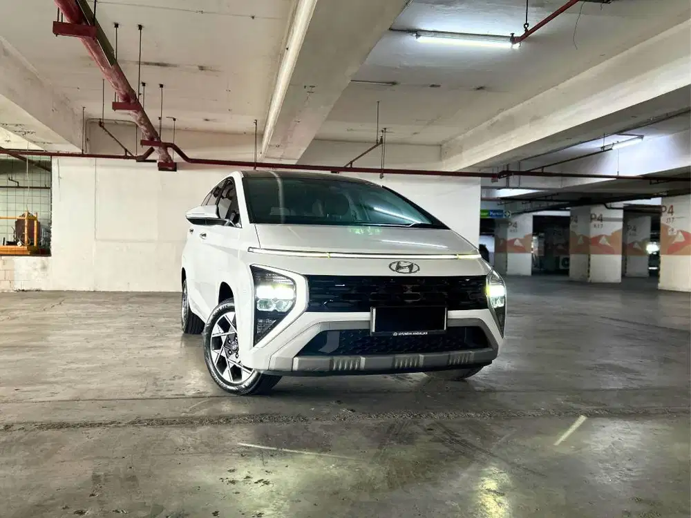 Hyundai stargazer prime captain seat 1.5 at odometer 32 ribu km