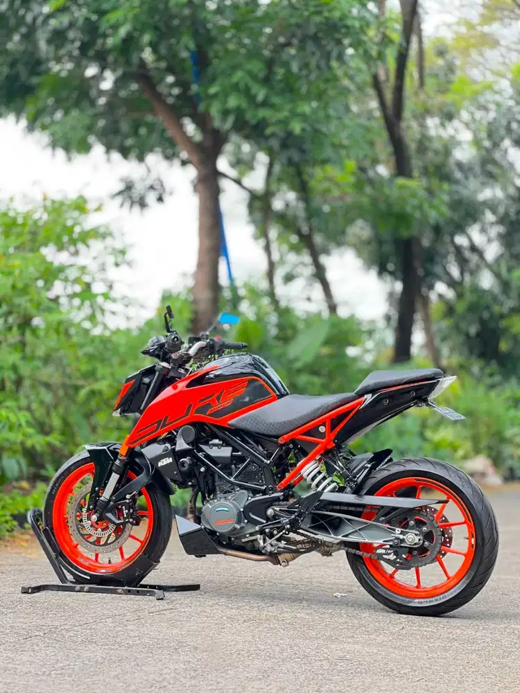 KTM DUKE 200 ABS ORANGE 2021 KM 7K PAJAK PANJANG SUPER MULUS