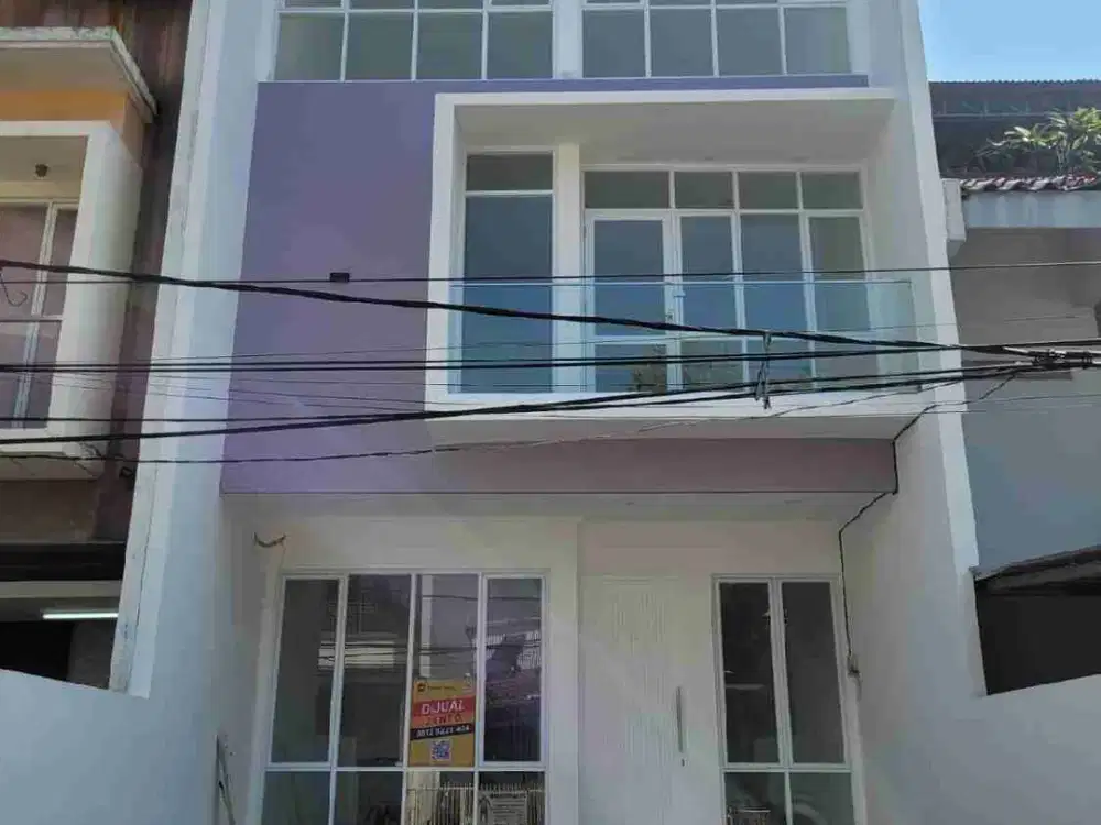 dijual rumah Mewah, 3 lantai. Kelapa gading