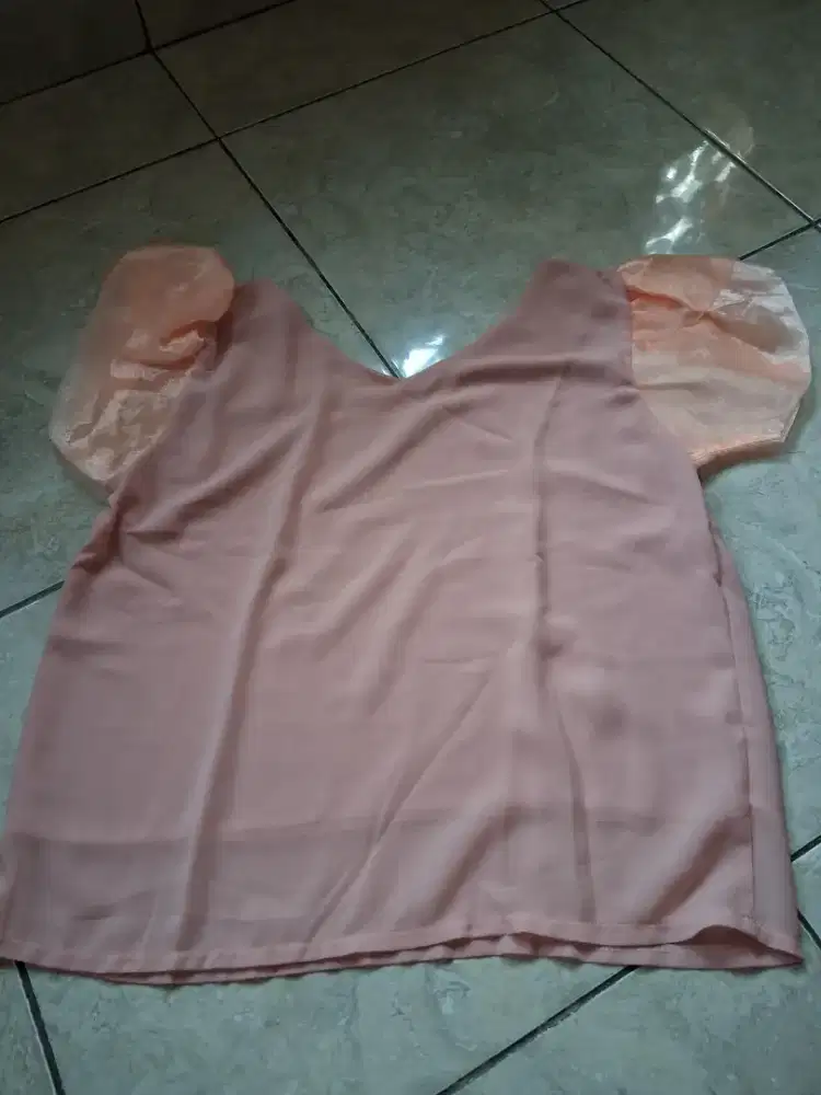 Baju atasan wanita