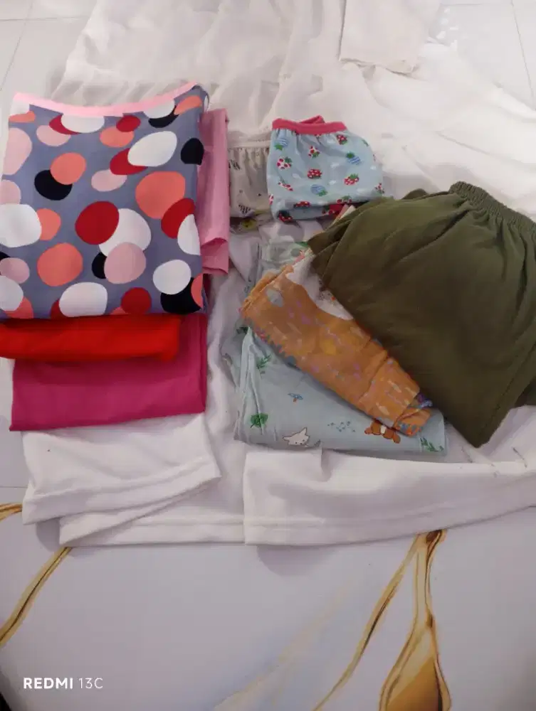 Baju, celana, daleman anak perempuan Gratis