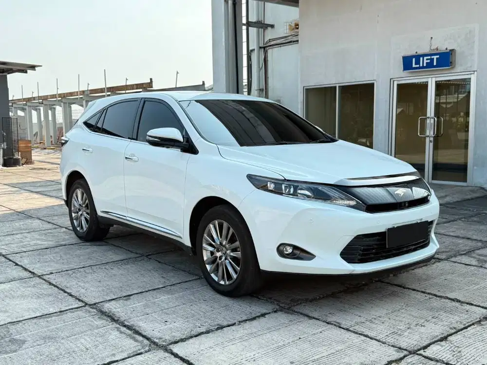 (LOW KM 77RB) TOYOTA HARRIER ADVANCE PREMIUM SOUND 2014