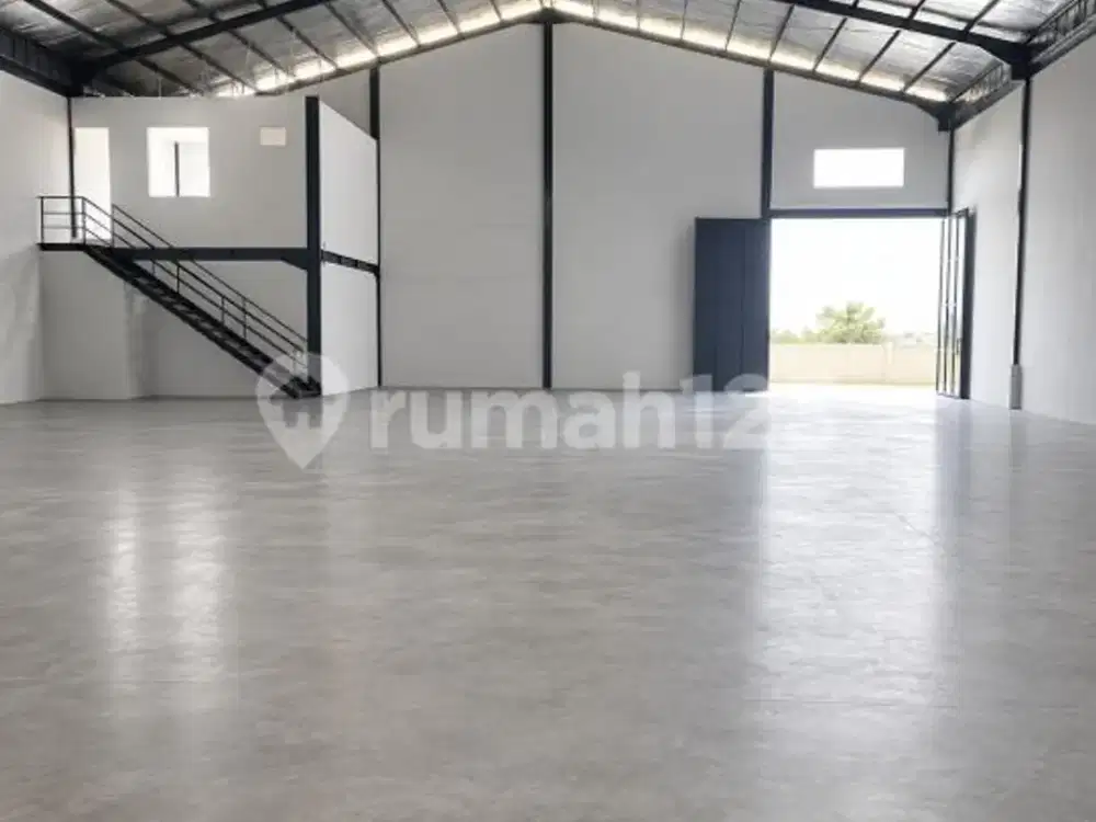 Gudang Baru di Daerah Industri dan Pergudangan