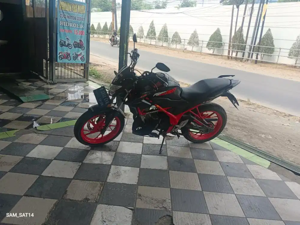 CB 150 R tahun 2016