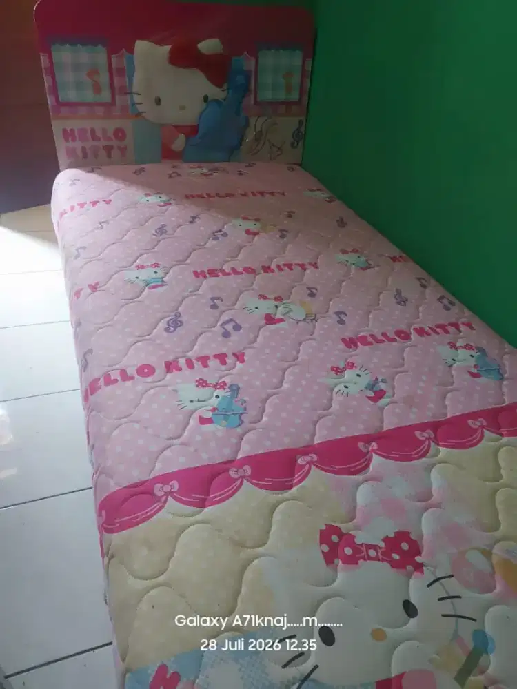 Tempat tidur anak