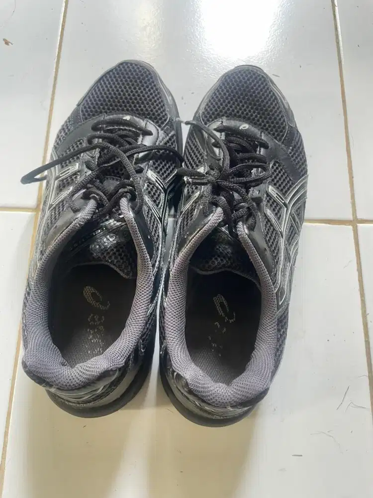 Sepatu Asics pria