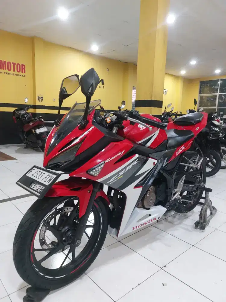 HONDA CBR 150 R 2018