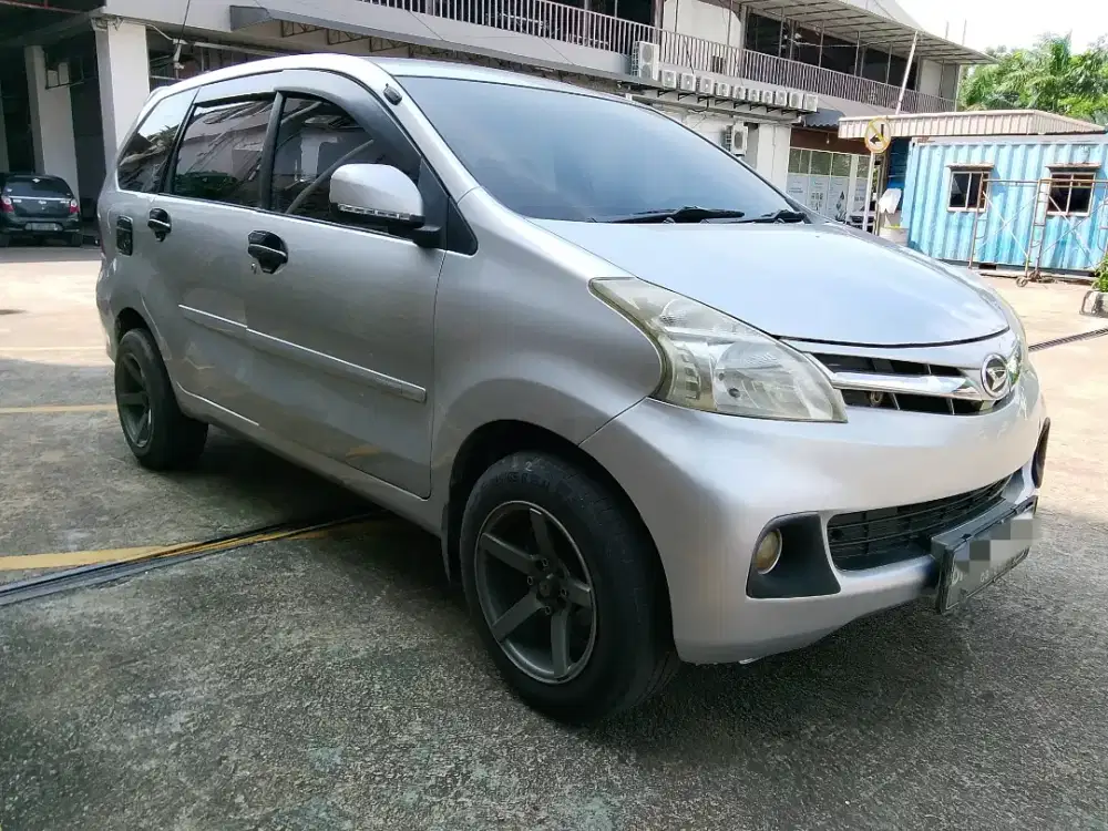 Daihatsu Xenia R deluxe 2015